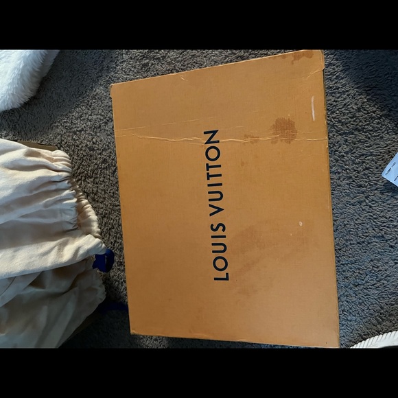 LV Luxembourg Men - Picture 7 of 7